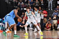 开云体育官网-包含快船客场击败掘金，展现出色团队配合的词条