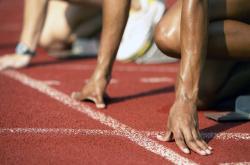 开云体育APP下载-赛道与球场的双重奏，当F1争冠焦点遇上灰熊的生死逆袭