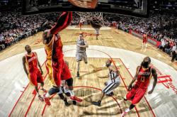 开云体育直播-森林狼生死战取胜广东队，霍勒迪成为关键先生