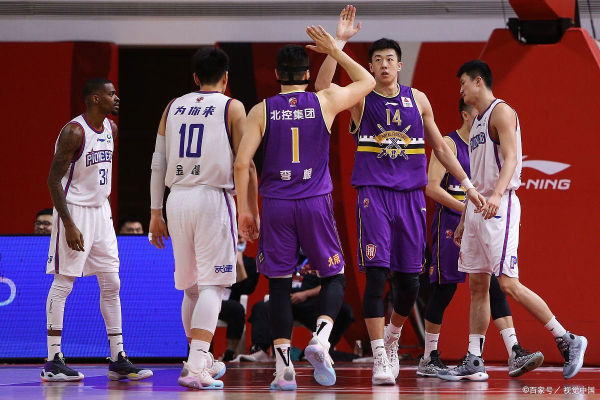 包含人队新球员上场发挥稚嫩，球队惜败的词条