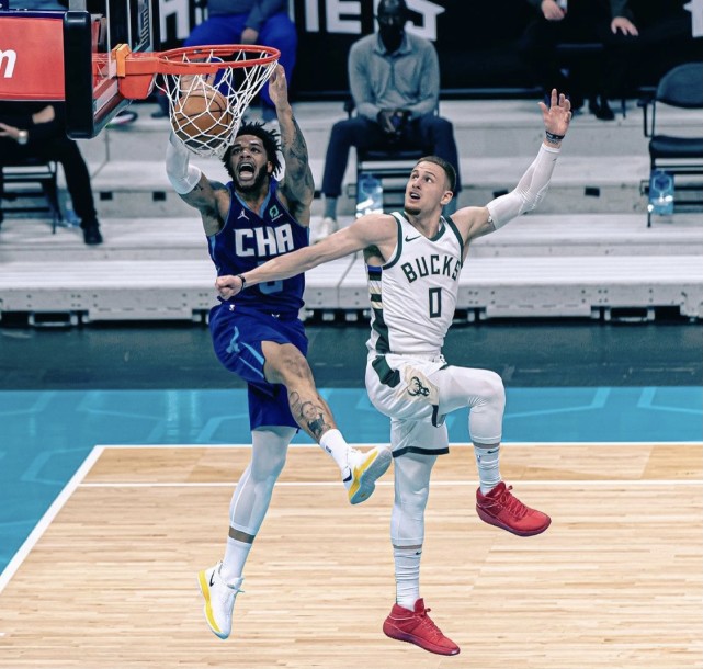 包含公牛客场击败黄蜂,洛佩斯砍下全场最高分的词条 包含公牛客场击败黄蜂,洛佩斯砍下全场最高分的词条