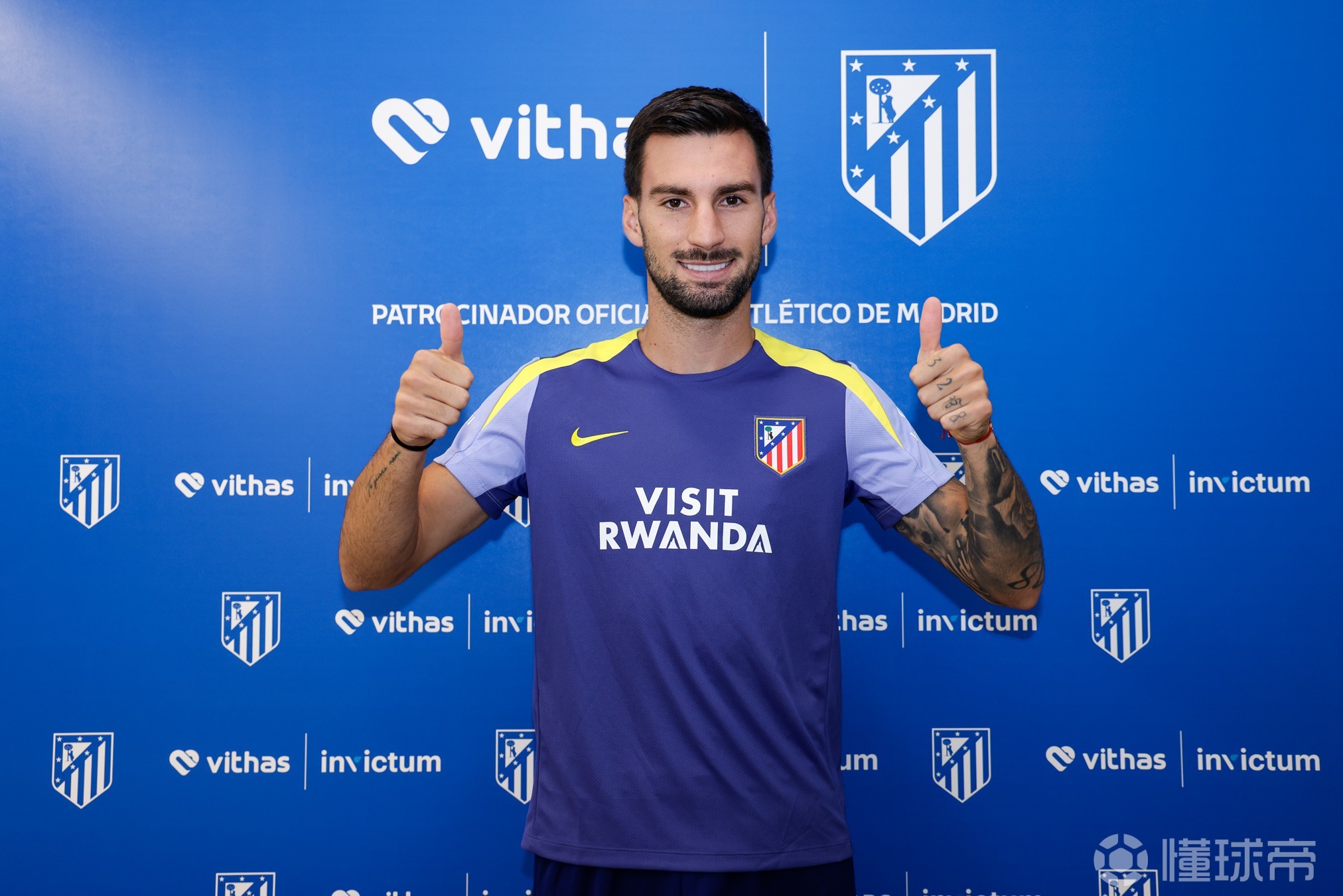 包含马德里豪门新援发威，球队士气显著提升的词条