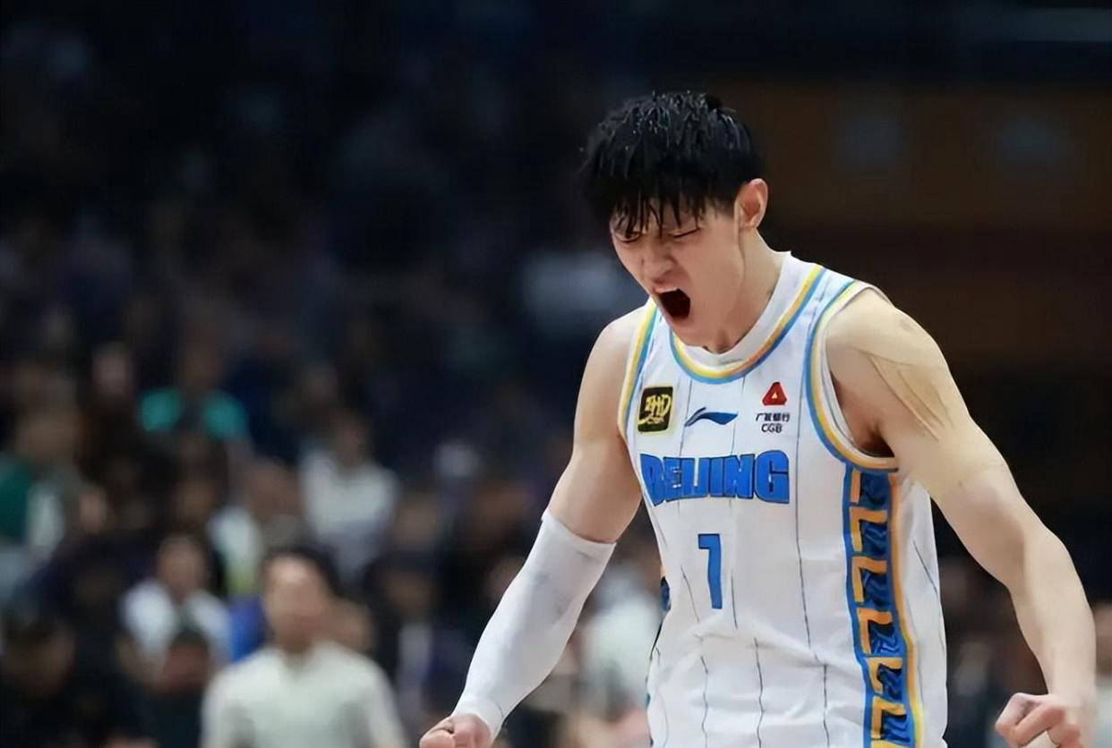 球队内线球员在关键时刻挺身而出的简单介绍 球队内线球员在关键时刻挺身而出的简单介绍