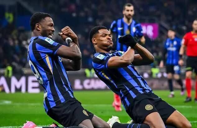 双方实力对比激烈一触即发的胜负之争的简单介绍 双方实力对比激烈一触即发的胜负之争的简单介绍