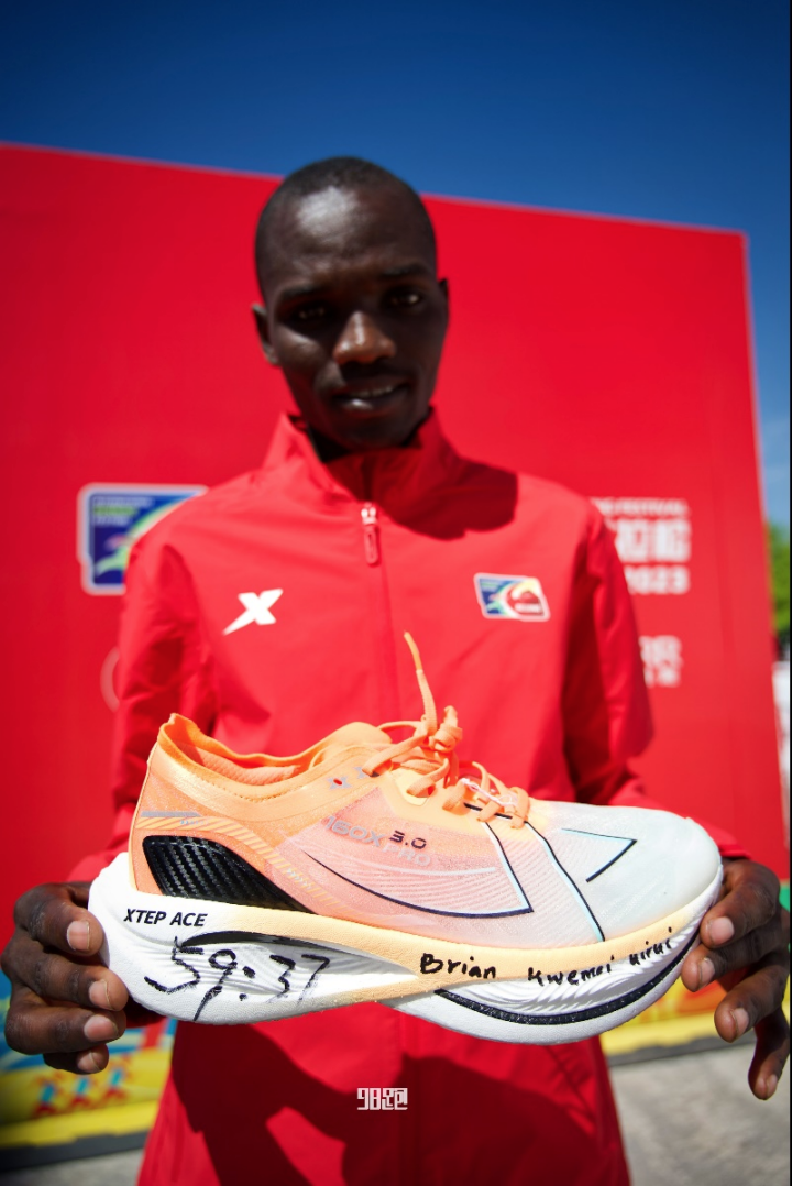 包含非洲篮球冠军集结训练,力争打破国际赛场记录的词条 包含非洲篮球冠军集结训练,力争打破国际赛场记录的词条