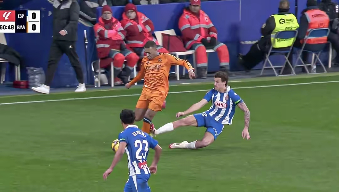 奥格斯堡客场不敌,状态低迷的简单介绍 奥格斯堡客场不敌,状态低迷的简单介绍