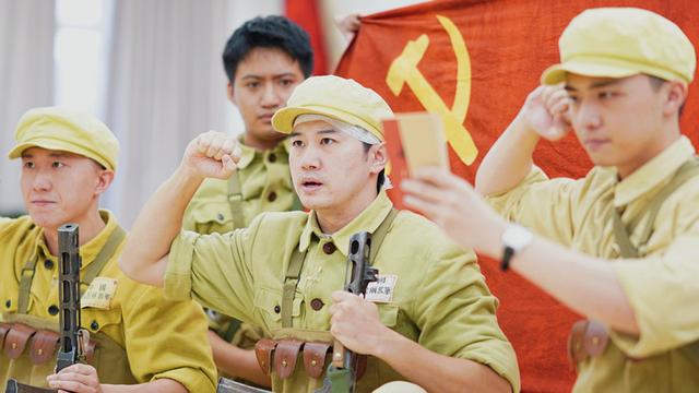 关于足球场上的英雄儿女屹立不倒的信息 关于足球场上的英雄儿女屹立不倒的信息