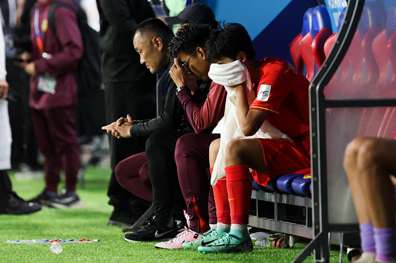 亚洲杯揭幕战引发球迷热议 亚洲杯揭幕战引发球迷热议