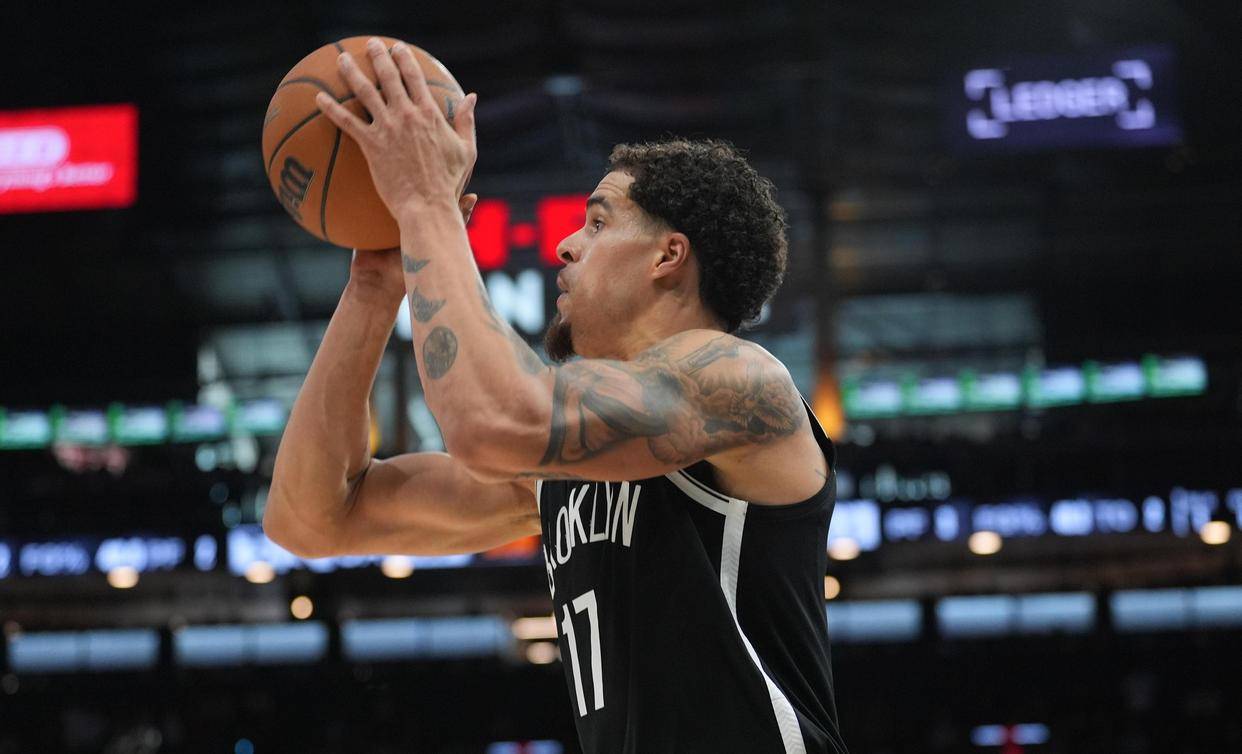 76人轻取篮网，福克斯关键制胜