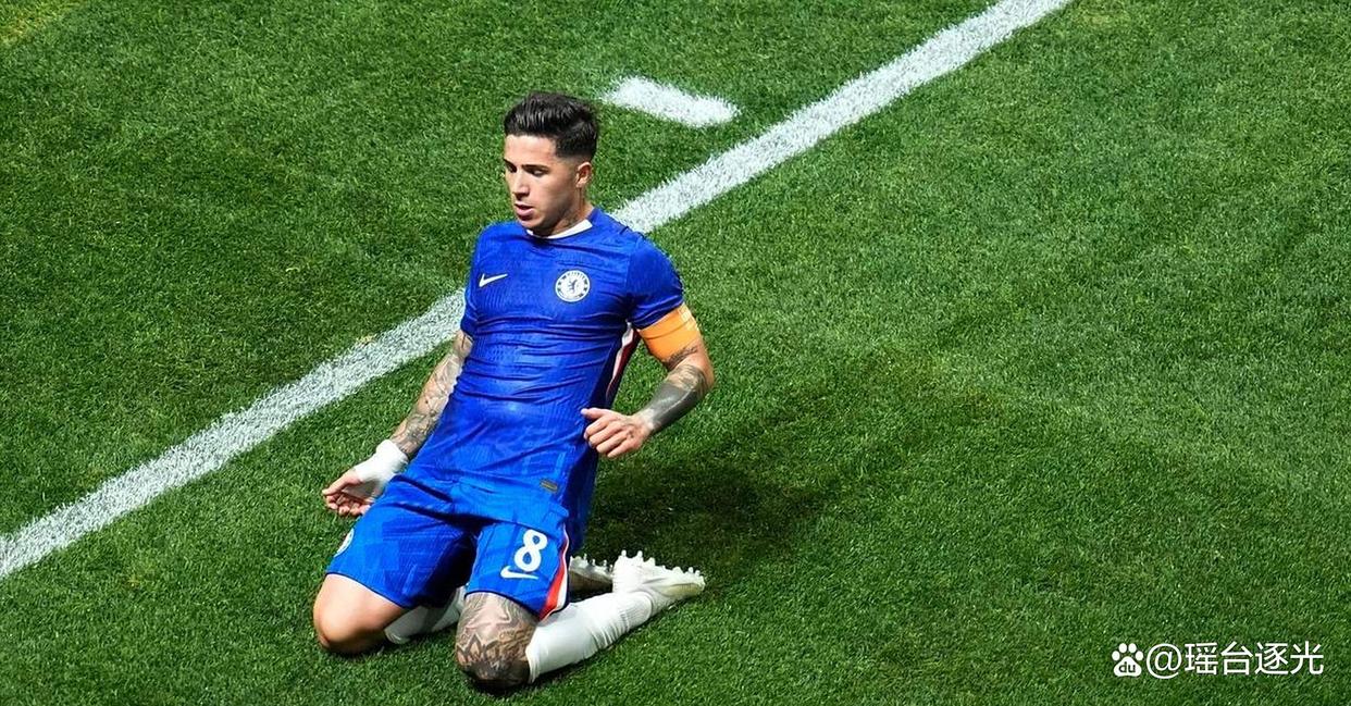 巴萨绝杀切尔西，阿尔瓦雷斯惊艳世界