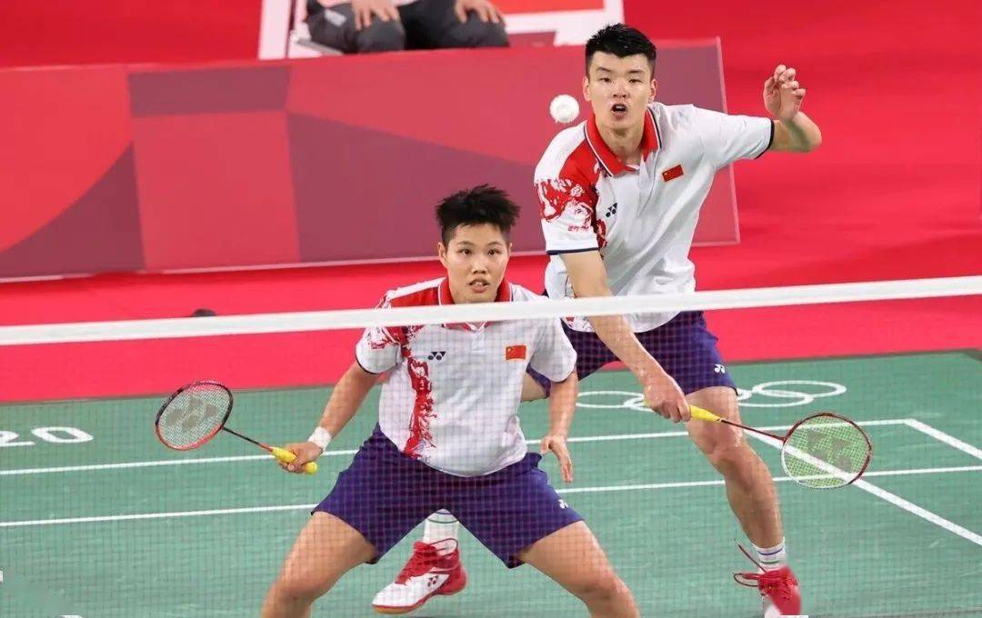 中国队逆转印尼队,黄鸭组合带队取胜 中国队逆转印尼队,黄鸭组合带队取胜