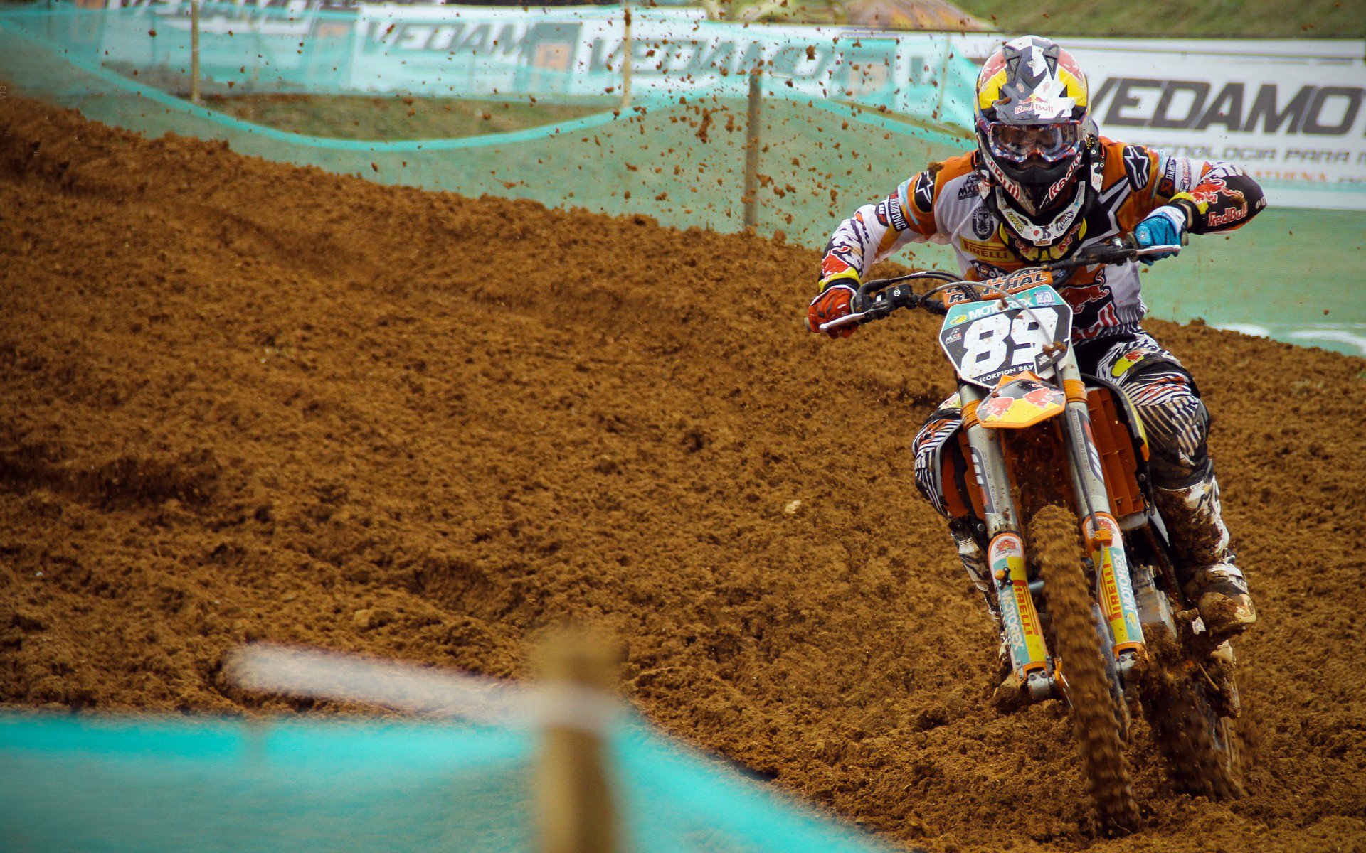 迪亚斯一锤定音，巴萨客场绝境突围淘汰瑞典劲旅