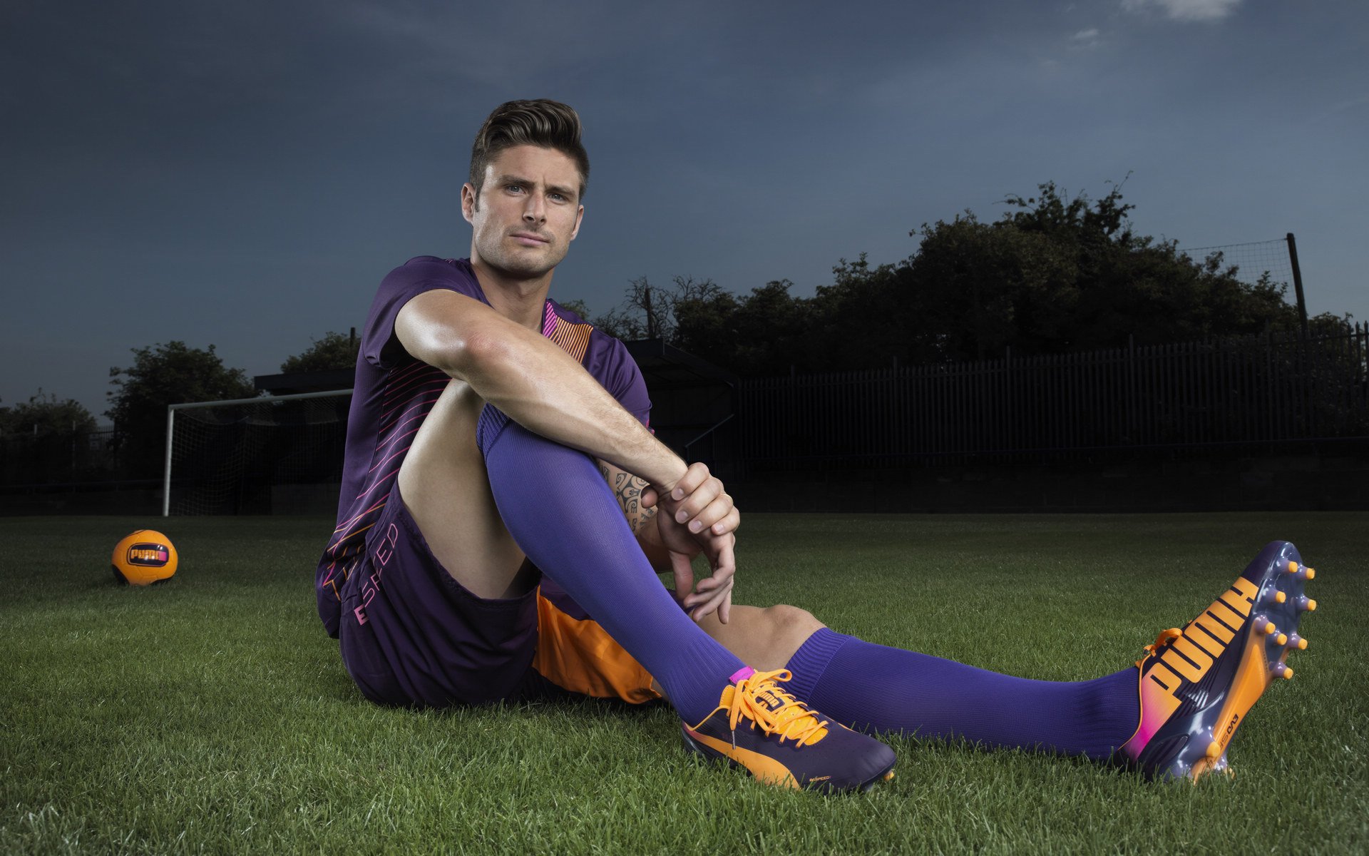 赛道与球场，当F1揭幕战之夜遇见布伦森的决胜时刻