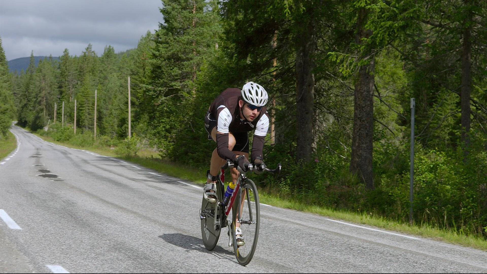 绿军之巅与灰熊之证，宿敌对决与新星崛起的双重奏