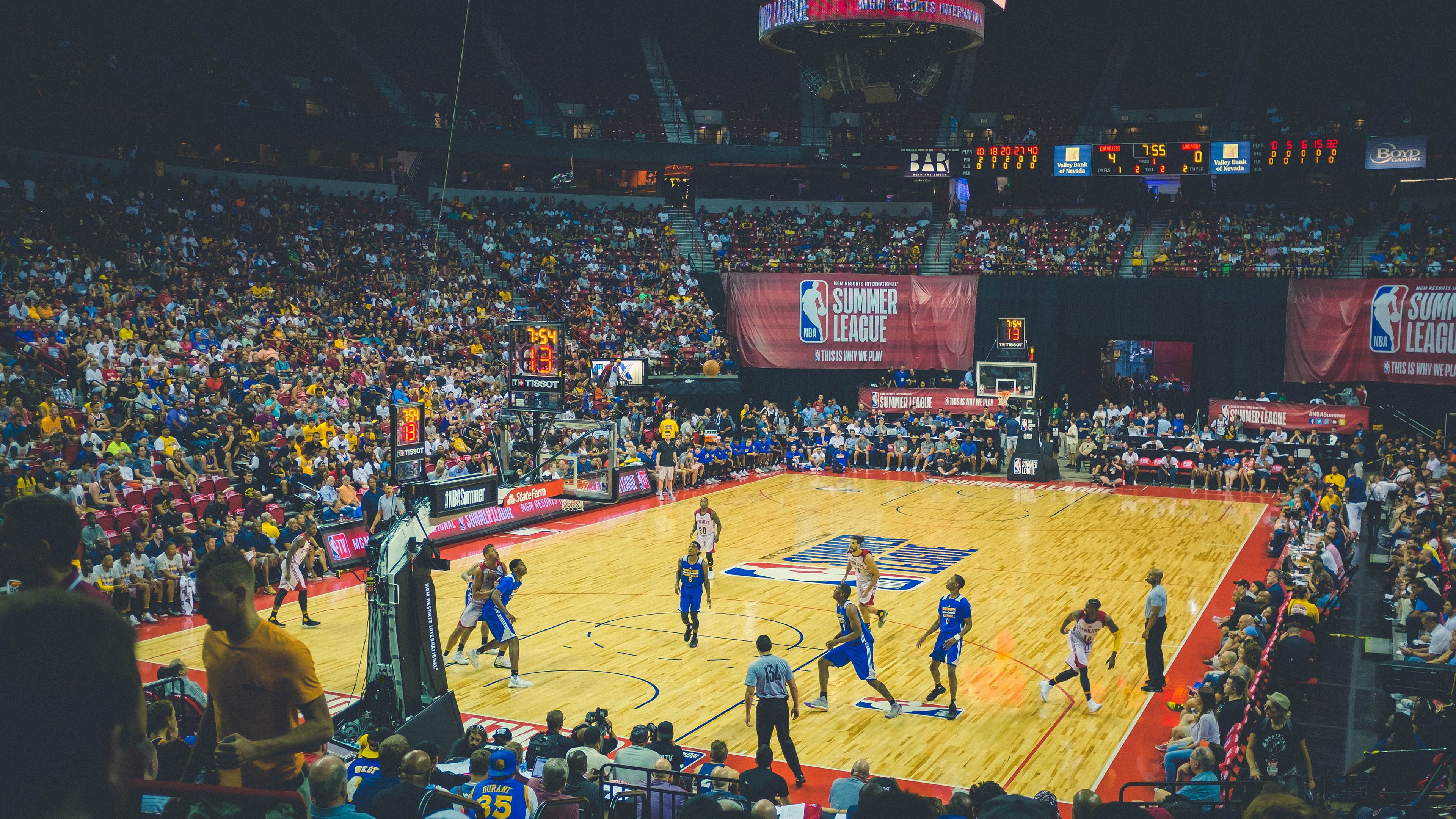 奇迹之夜，红牛二队惊天逆转哈斯，佩雷兹刷新纪录书写传奇